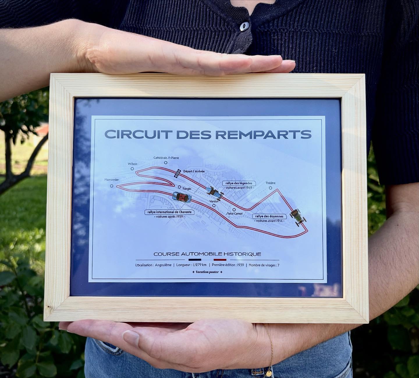 Retrouvez-nous pour le Circuit des Remparts d’Angoulême à l’hôtel Saint-Simon avec @capbdangouleme et @atelier_lesmainssales 🚘🎨
#circuitdesrempartsangoulême #angoulême #rallyehistorique